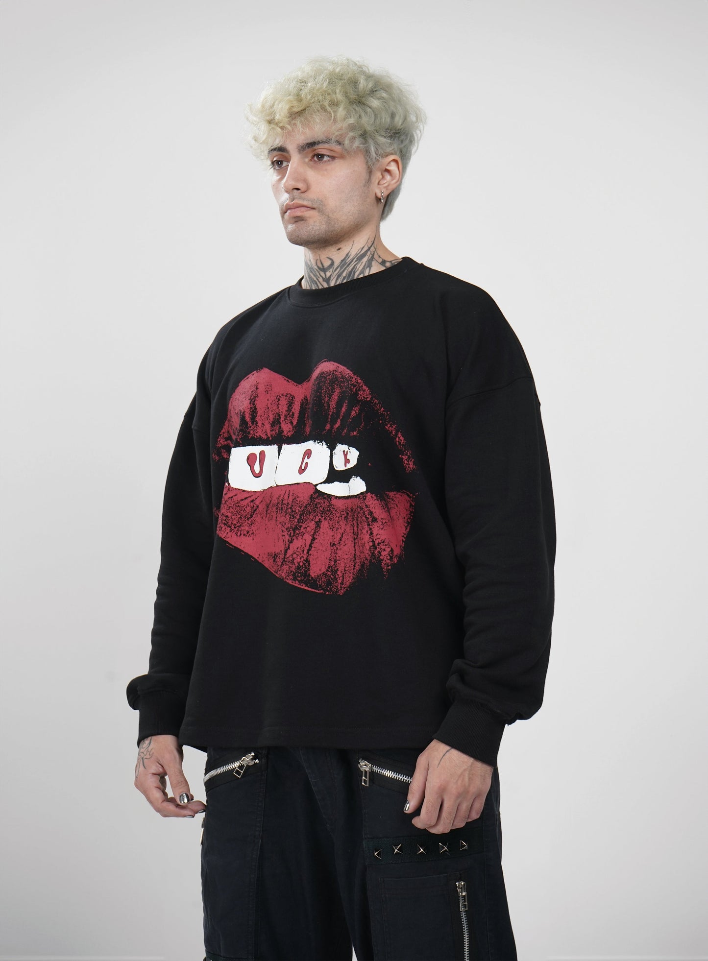 LIPS DON’T LIE EDITION / BOXY SWEATSHIRT - Hymns Wear